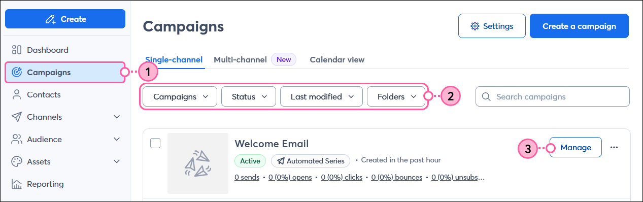 Página Campaigns (Campañas), filtros, welcome email (Correo electrónico de bienvenida) activo y botón Manage (Administrar)