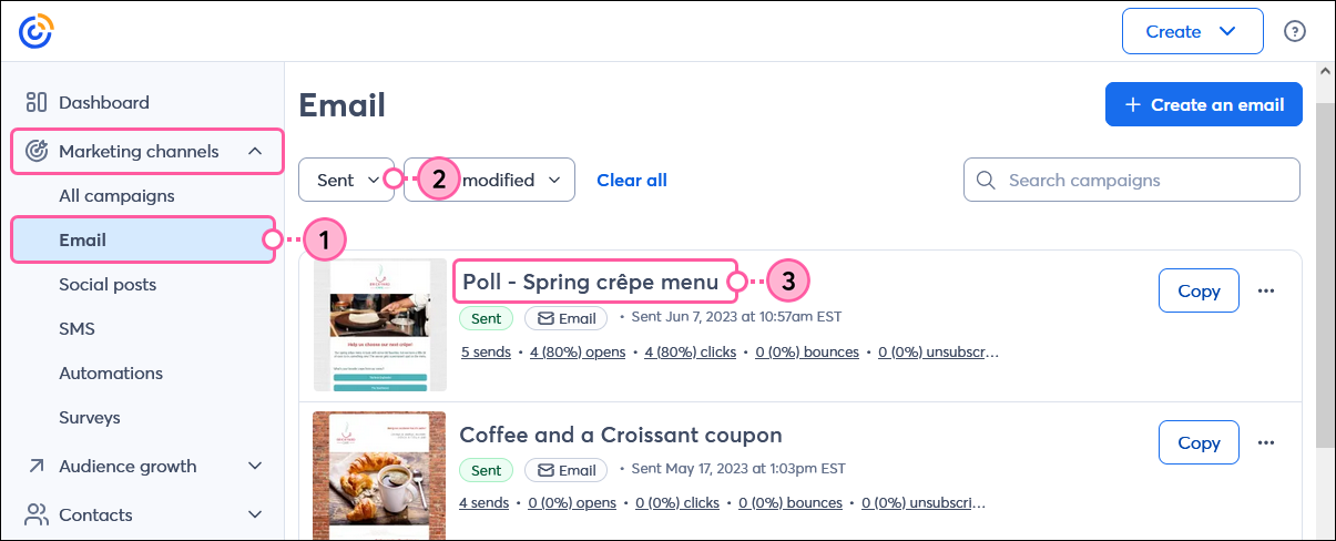 Page Email avec filtre Status (Statut) et nom de l’e-mail envoyé sélectionné