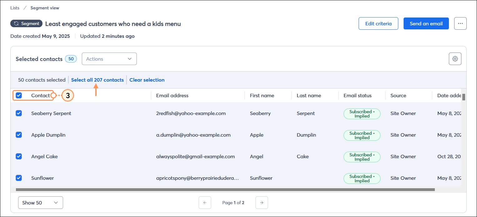 Página Segment view (Ver segmentos) con la opción Contacts (Contactos) seleccionada y la opción Select all [number] contacts (Seleccionar los [número] contactos)
