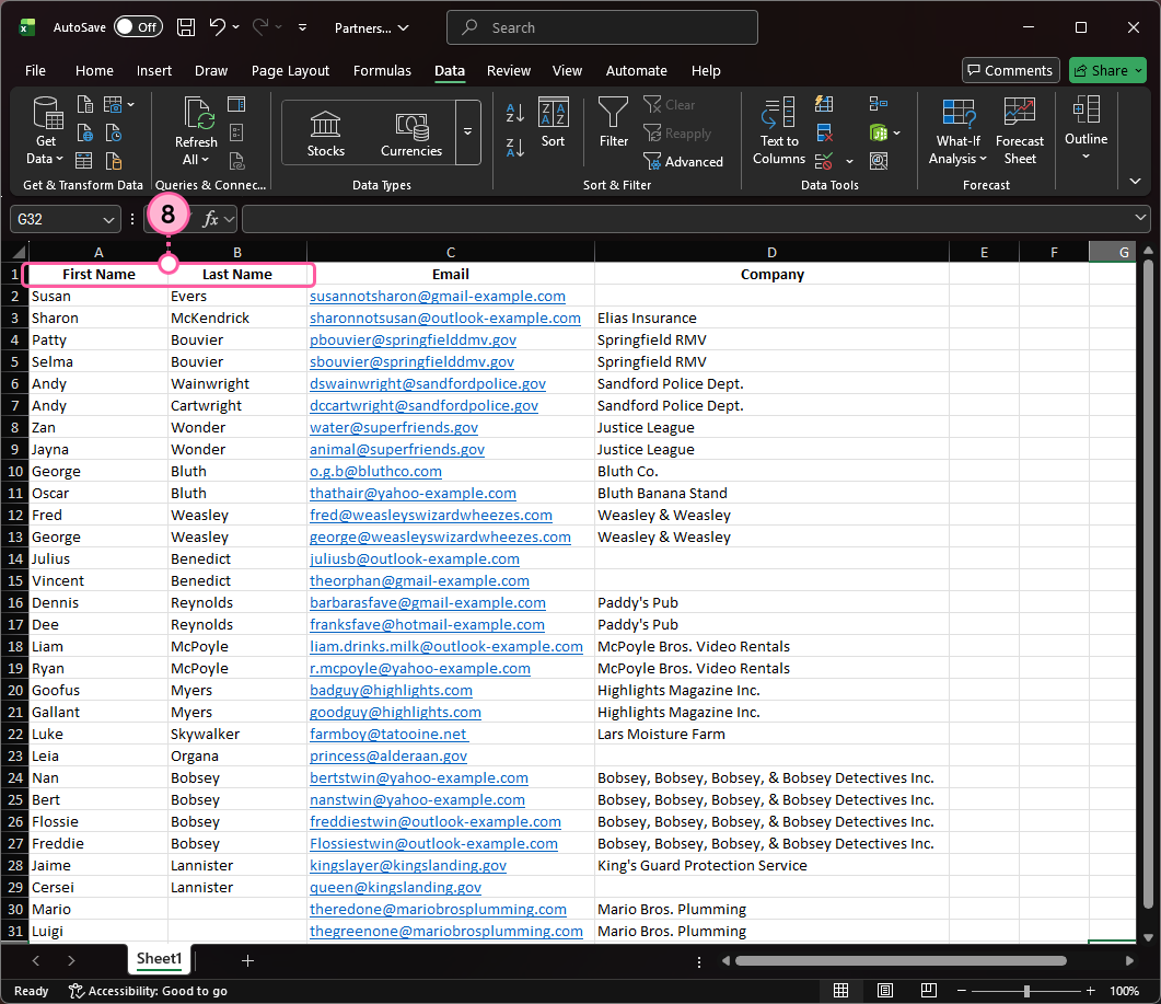 Feuille Excel avec en-têtes de colonnes First Name (Prénom) et Last Name (Nom de famille)